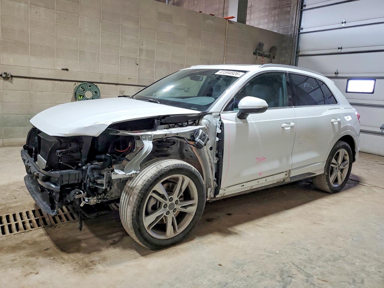 Salvage Audi Q3 Image