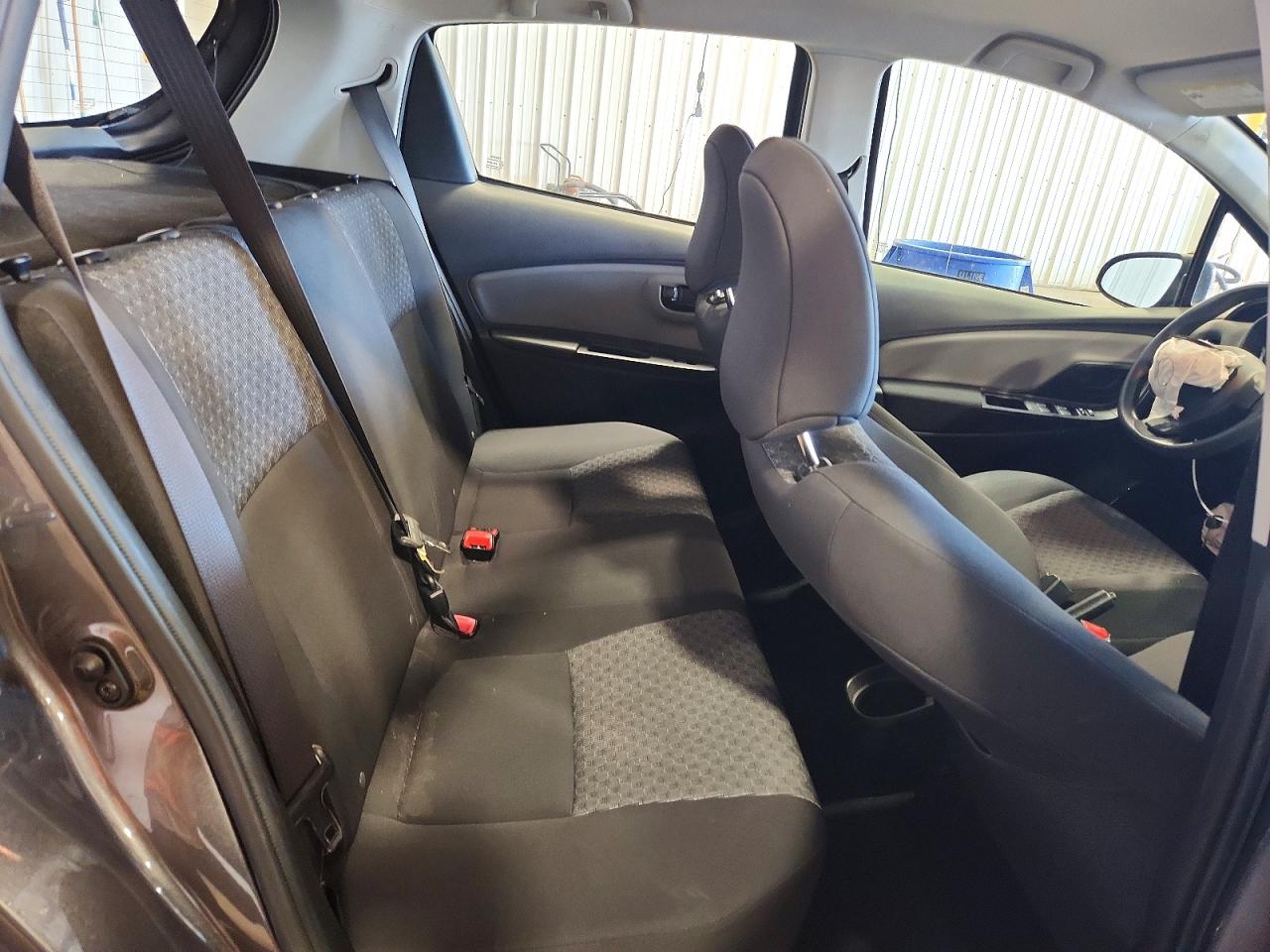 Toyota Yaris 5-door L