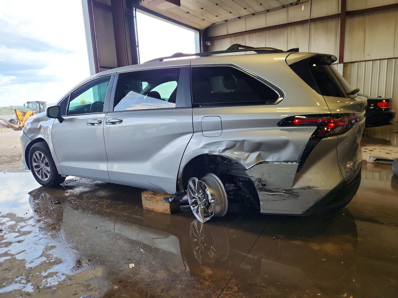 Toyota Sienna Le
