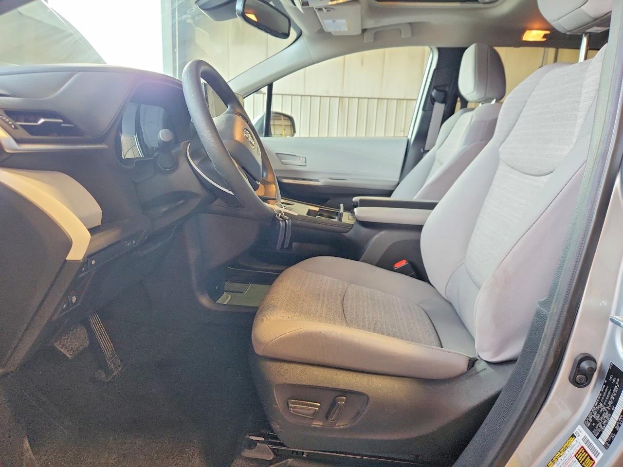 Toyota Sienna Le