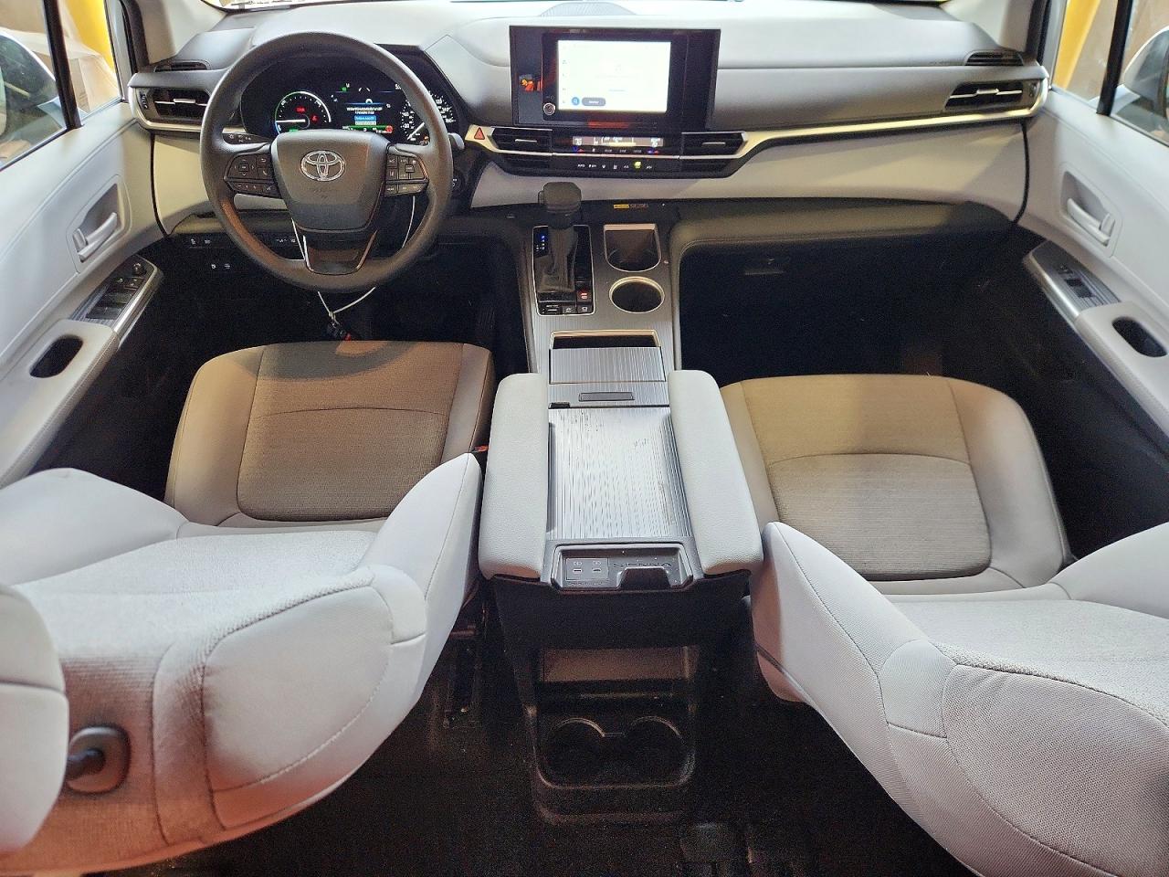 Toyota Sienna Le