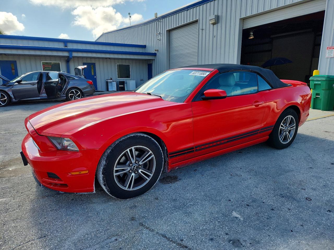 Salvage Ford Mustang Image