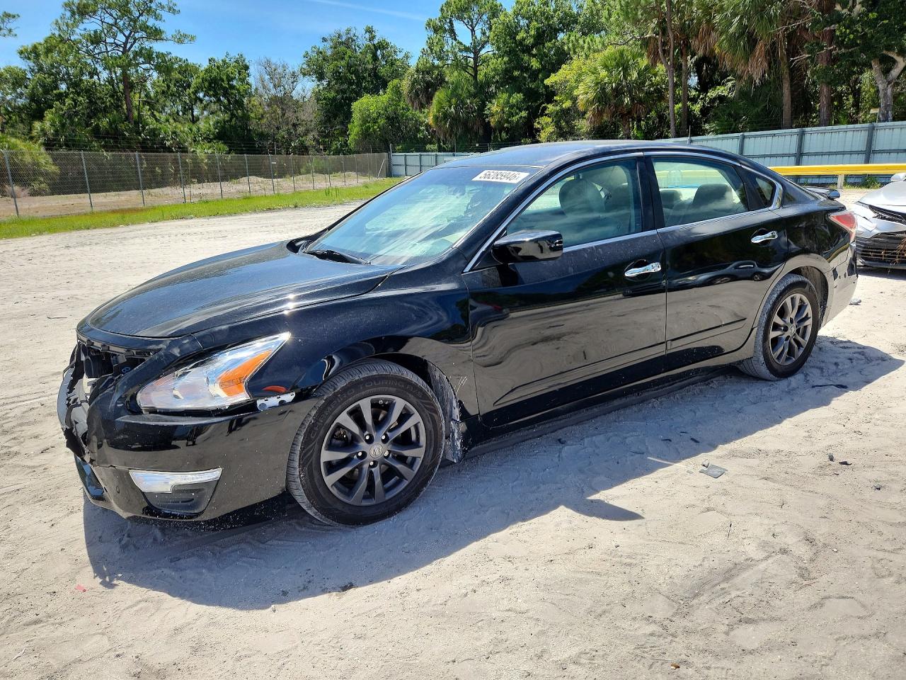 Salvage Nissan Altima Image