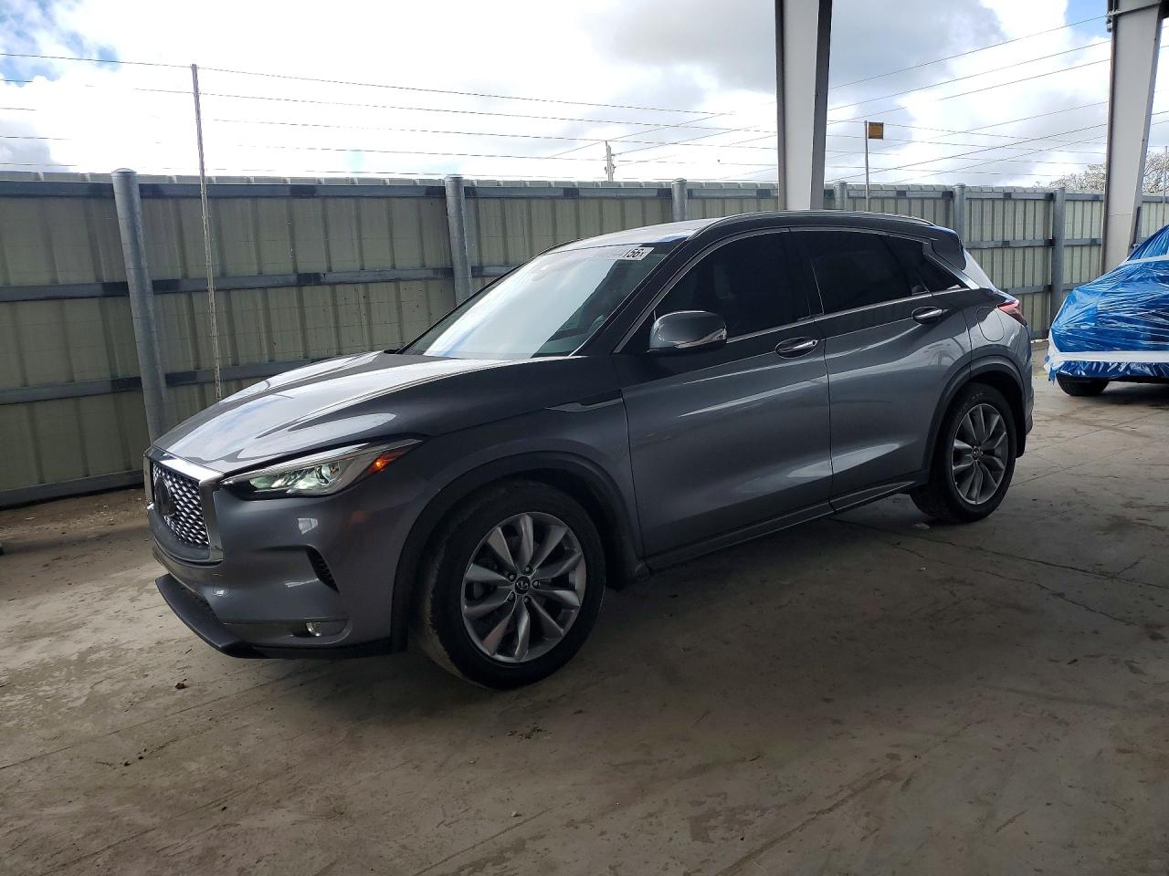 Salvage INFINITI Qx Image