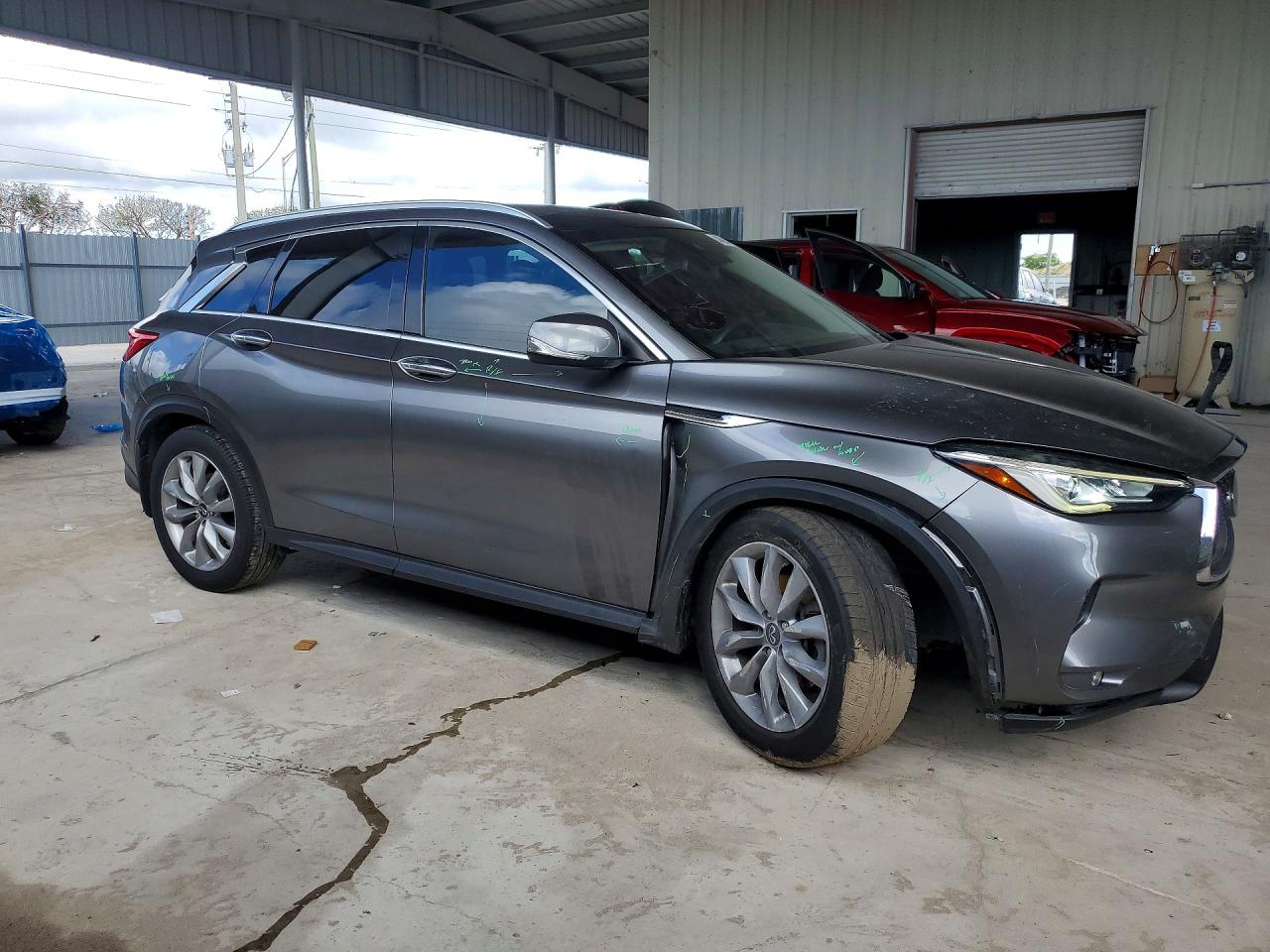 INFINITI Qx Luxe