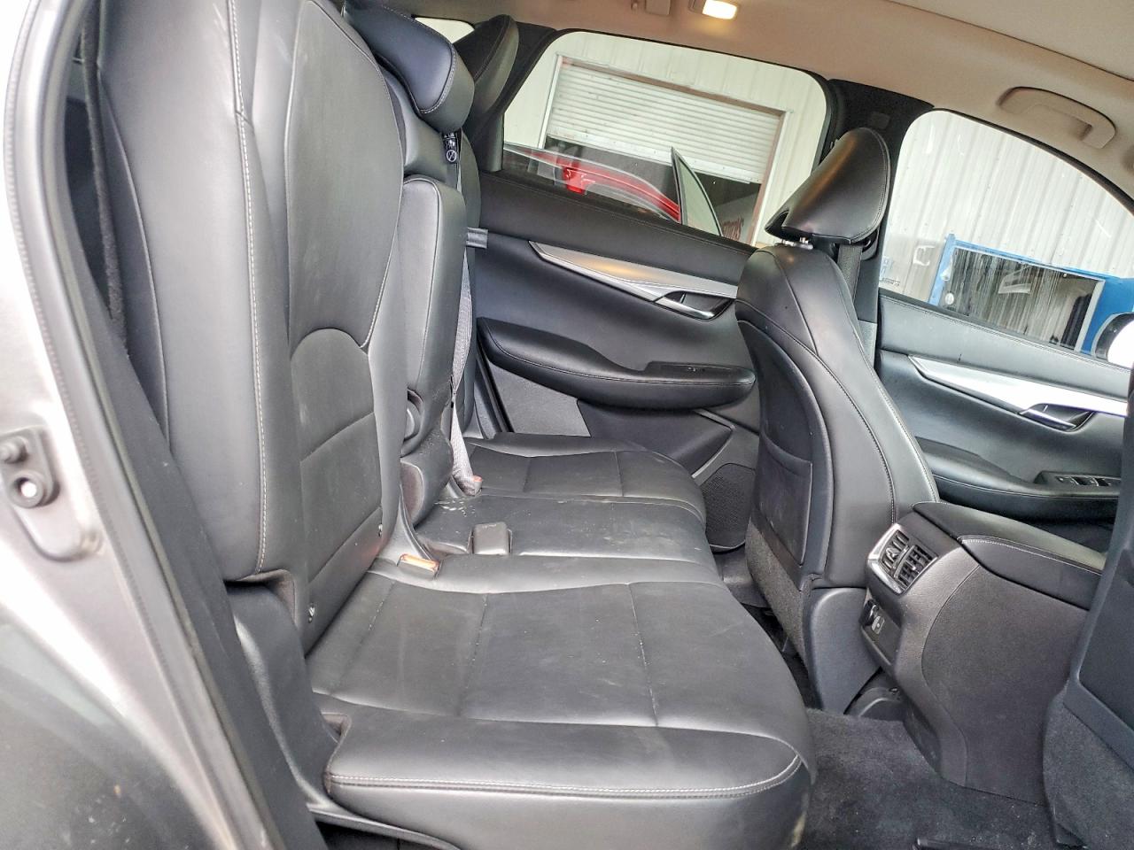 INFINITI Qx Luxe