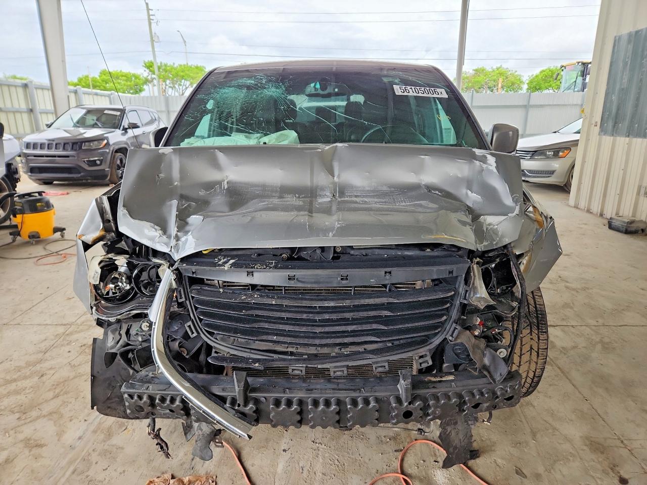 Chrysler Minivan S