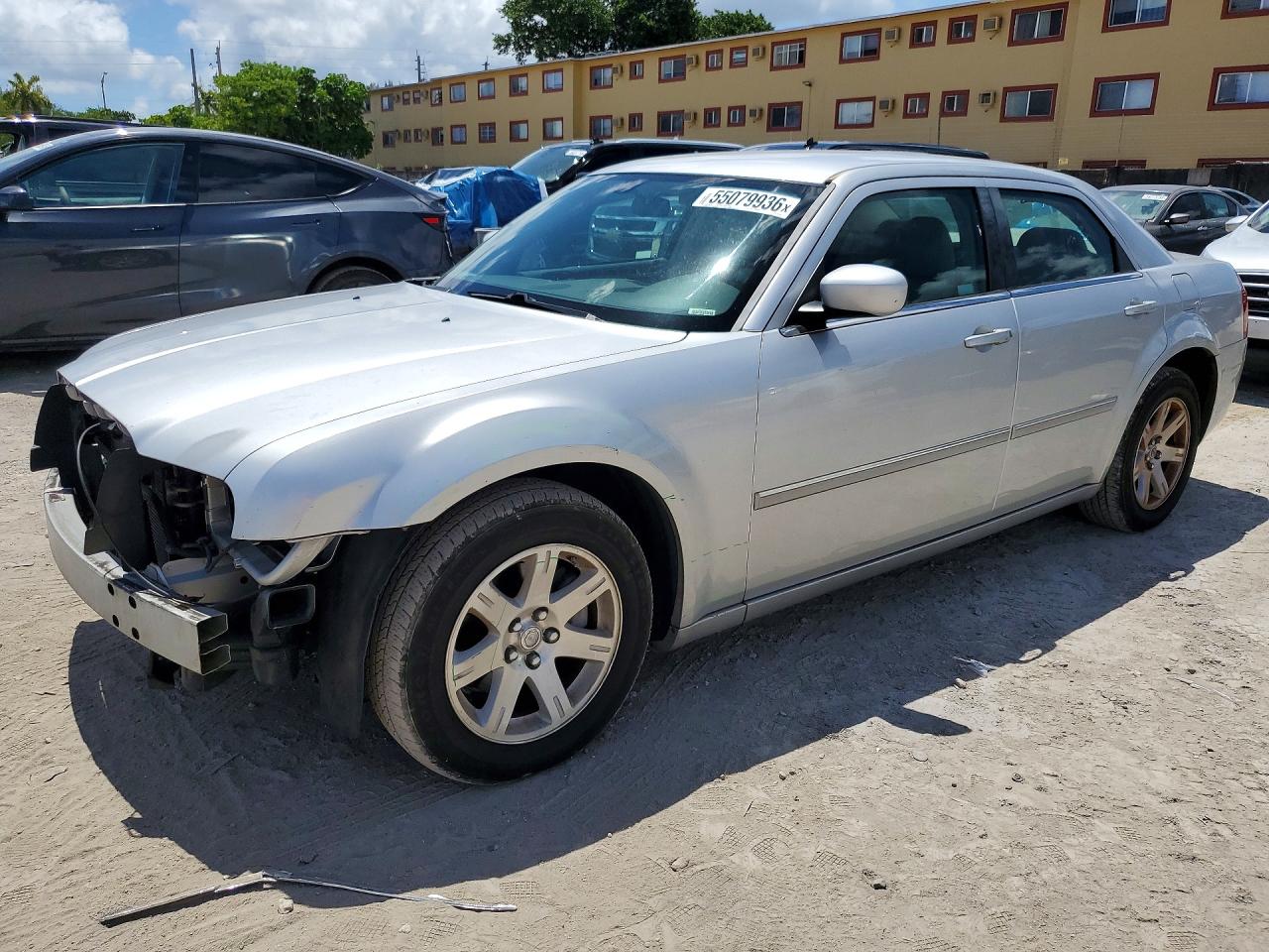 Salvage Chrysler 300 Image