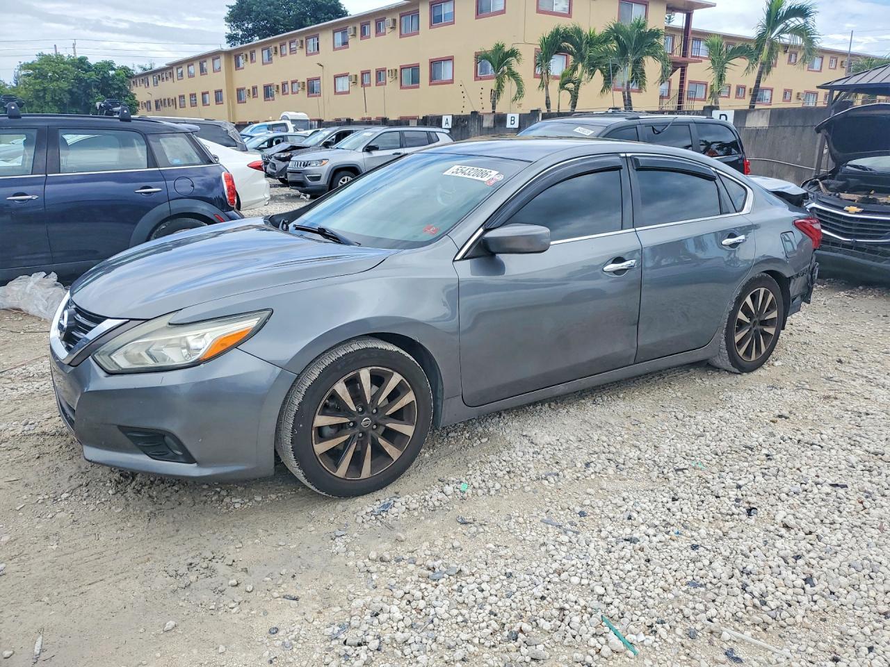 Salvage Nissan Altima Image