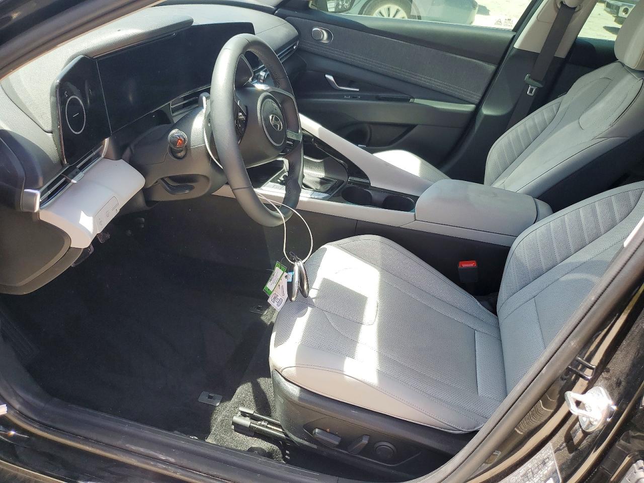 Hyundai ELANTRA Limited
