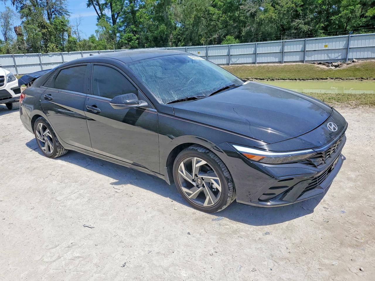Hyundai ELANTRA Limited