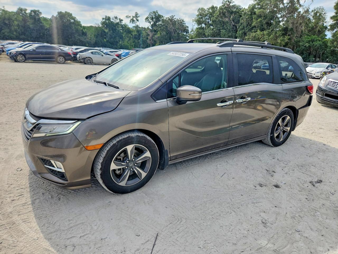 Salvage Honda Odyssey Image