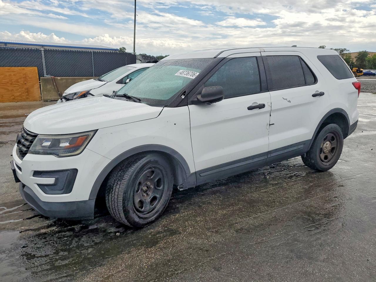 Salvage Ford Explorer Image