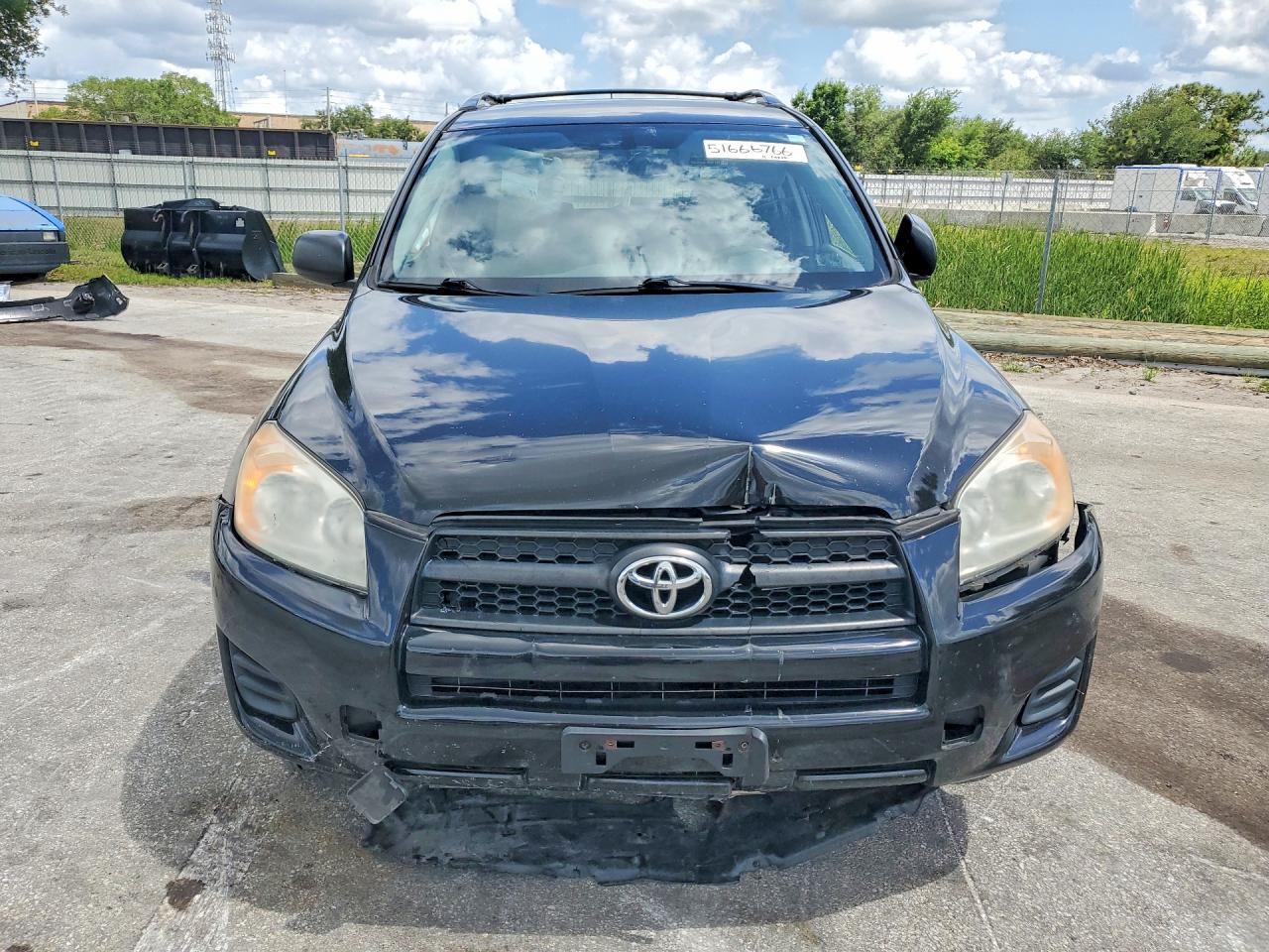 Toyota RAV4 Base