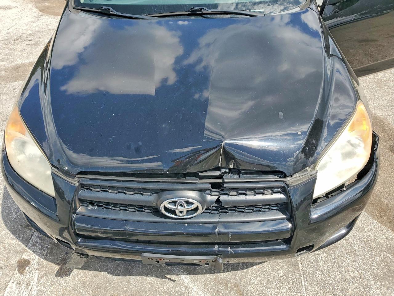 Toyota RAV4 Base