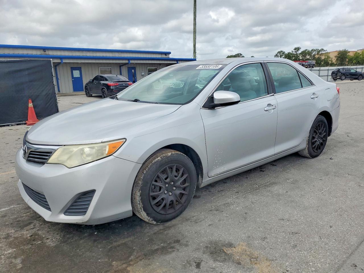 Salvage Toyota Camry Image