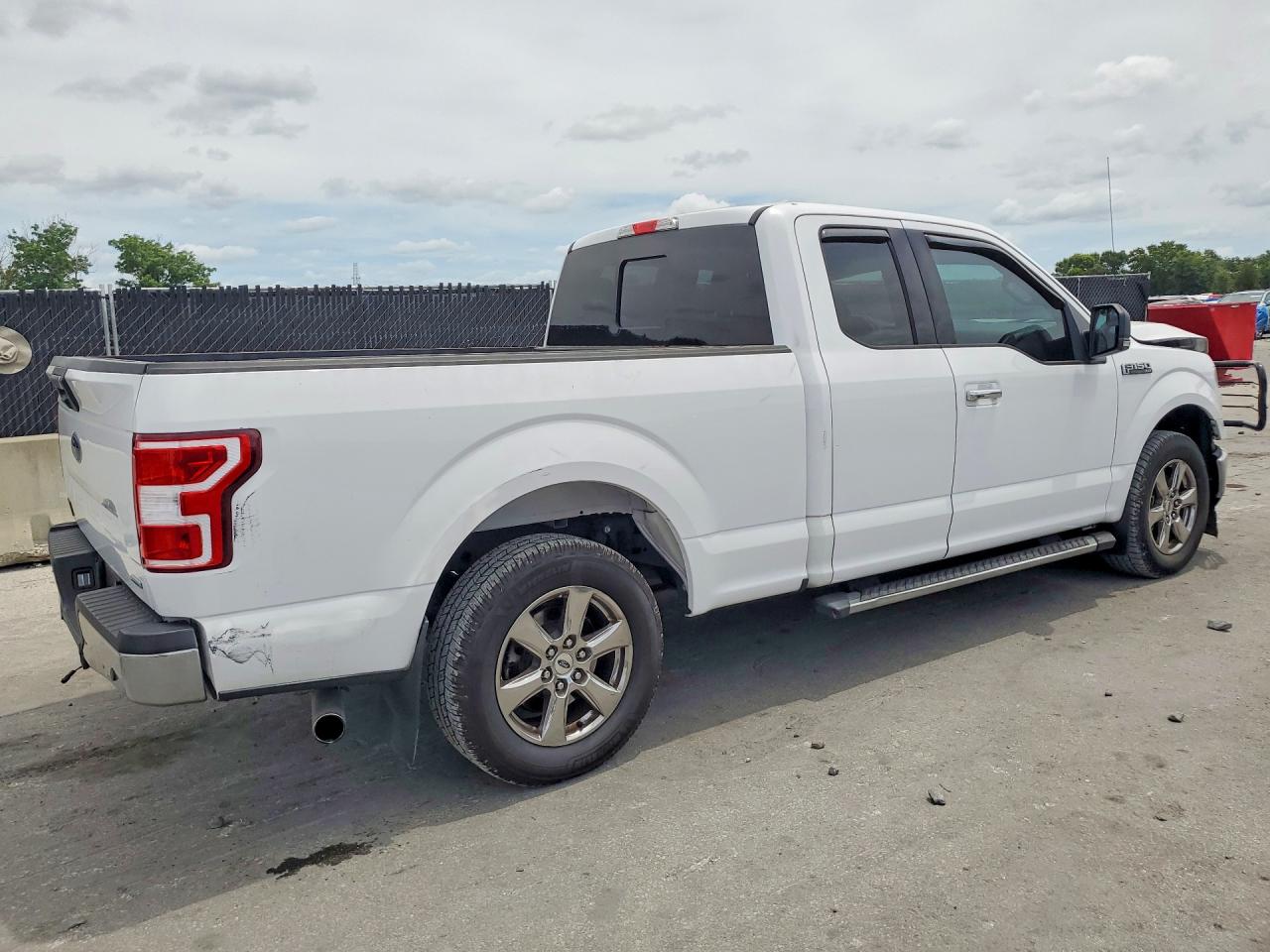 Ford F-150 Super Cab