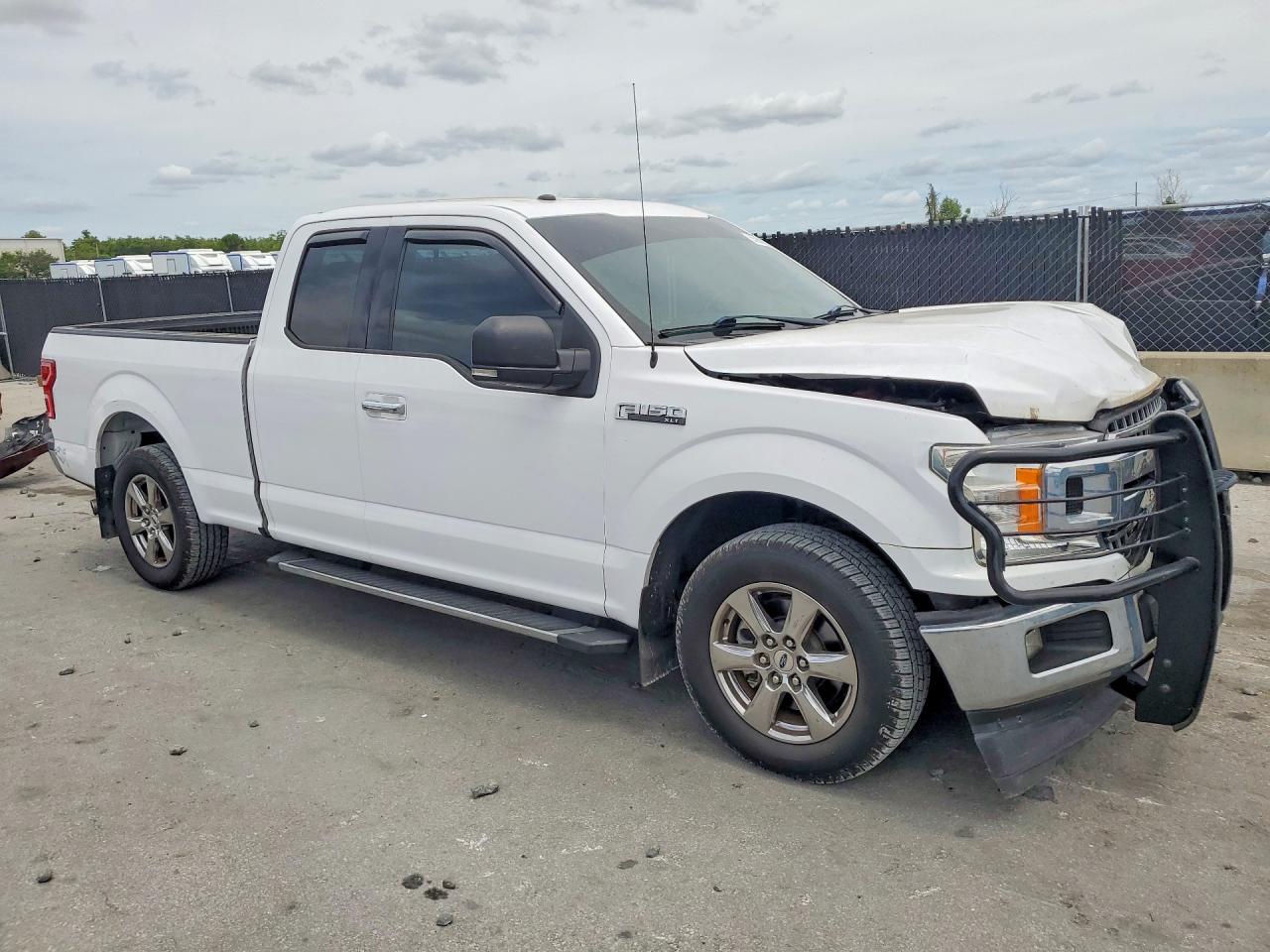 Ford F-150 Super Cab