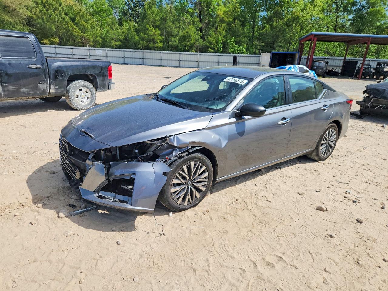 Salvage Nissan Altima Image