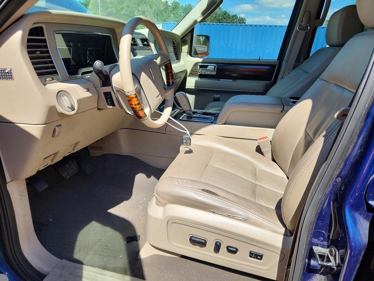 Lincoln Navigator