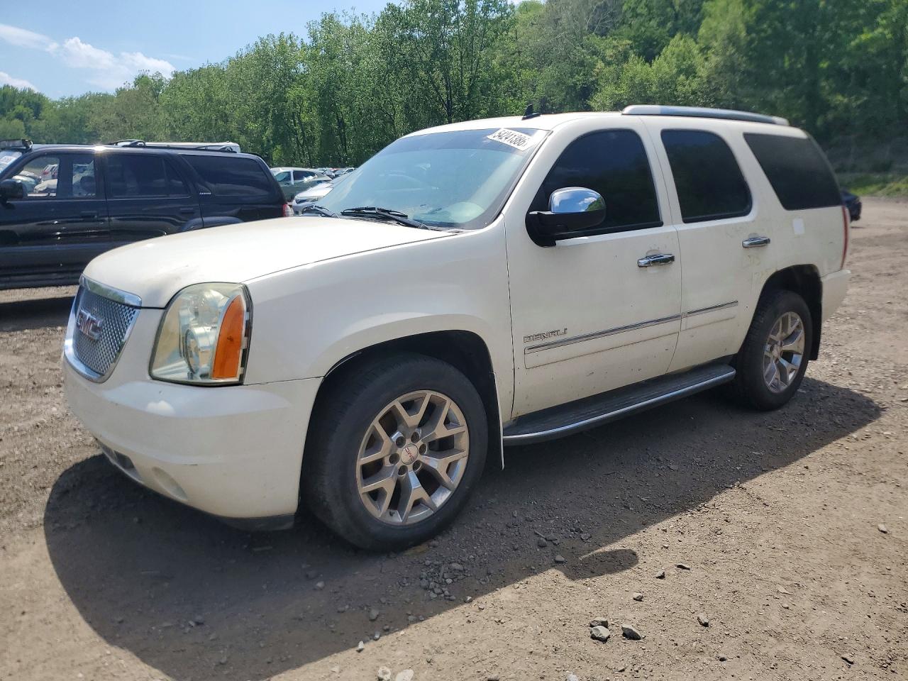 Salvage GMC Yukon Image
