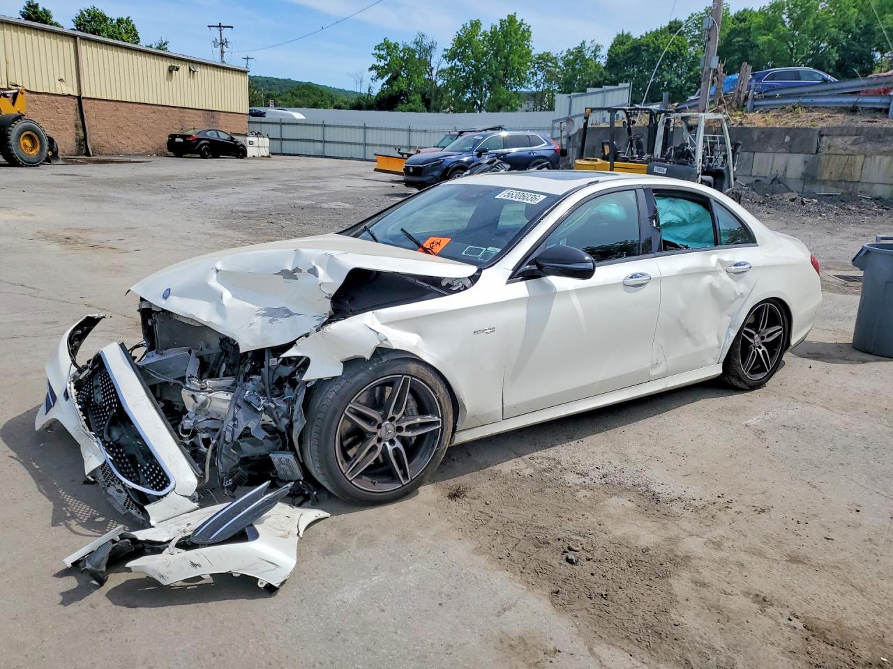 Salvage Mercedes-Benz E-Class Image