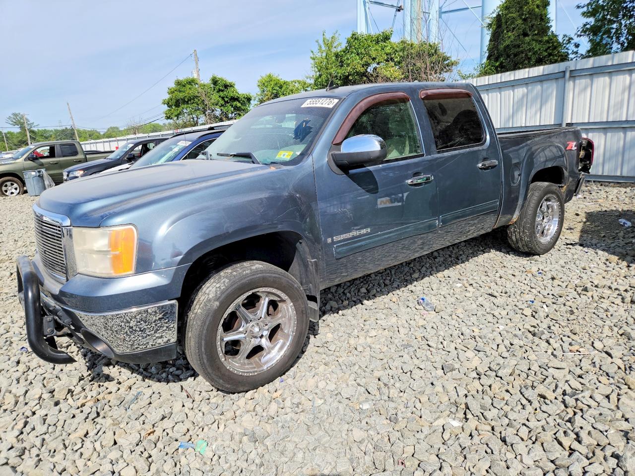 Salvage GMC Sierra Image