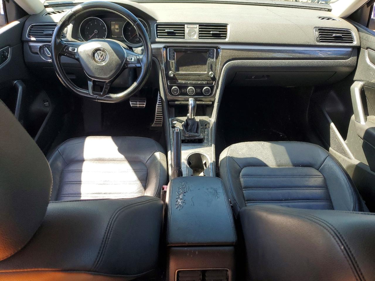 Volkswagen Passat Sel
