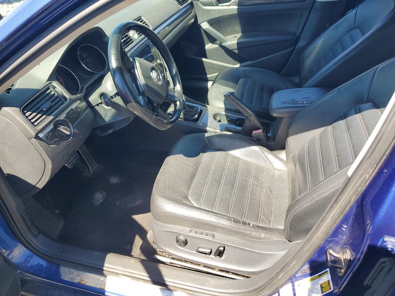 Volkswagen Passat Sel