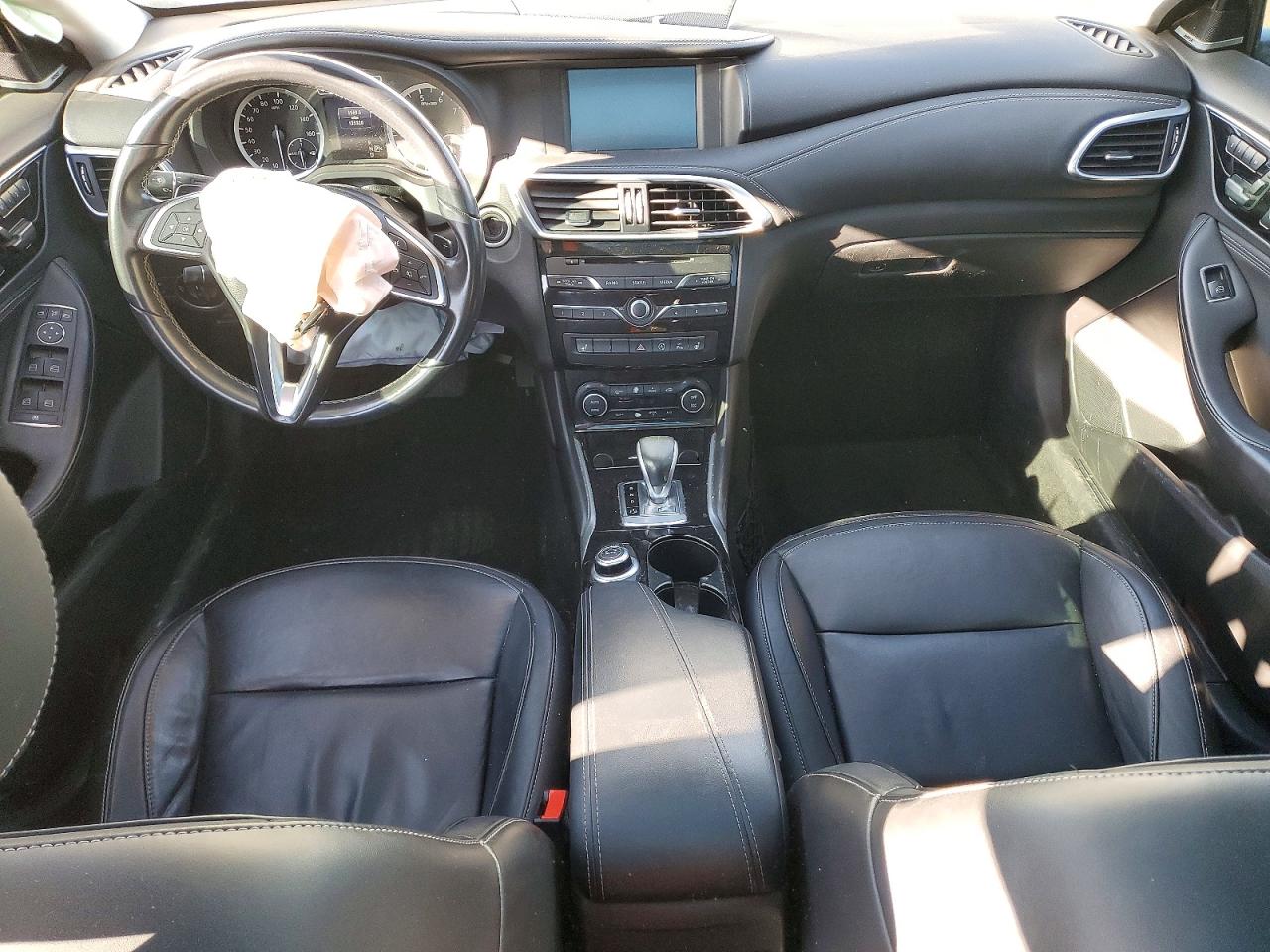 INFINITI Qx Premium
