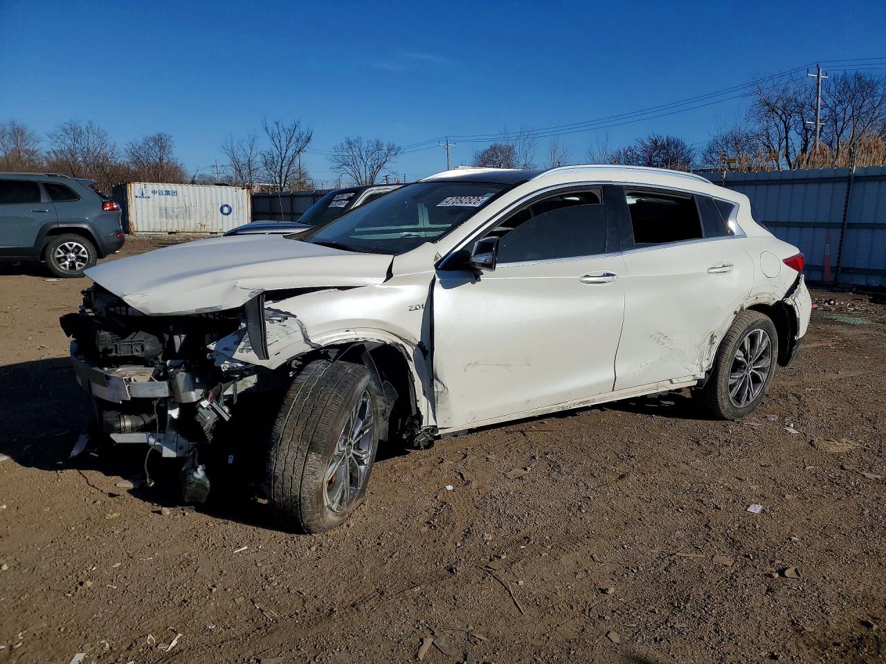 Salvage INFINITI Qx Image