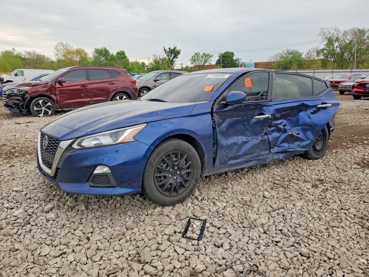 Salvage Nissan Altima Image