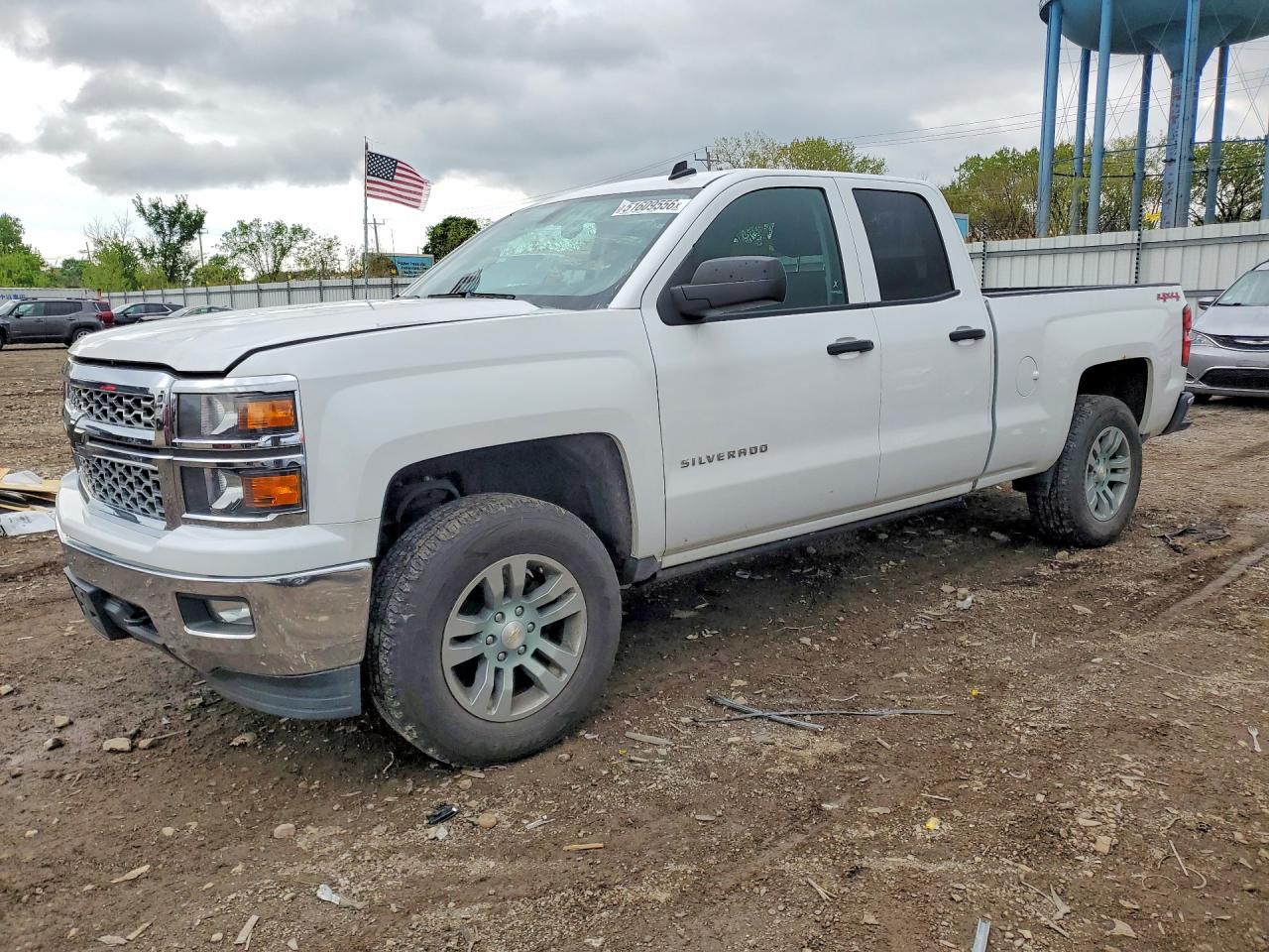 Salvage Chevrolet Silverado Image