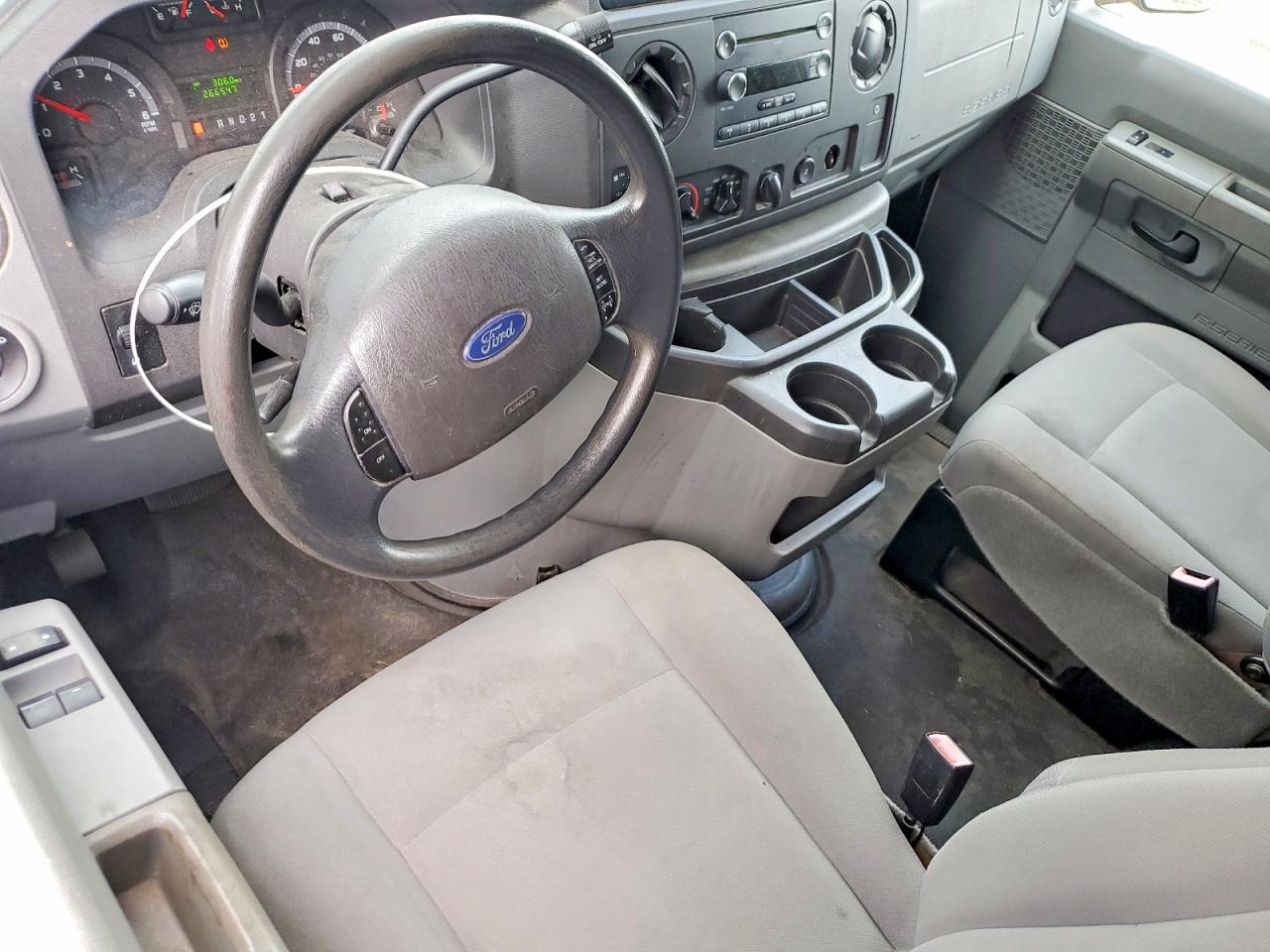 Ford Econoline E150 Van