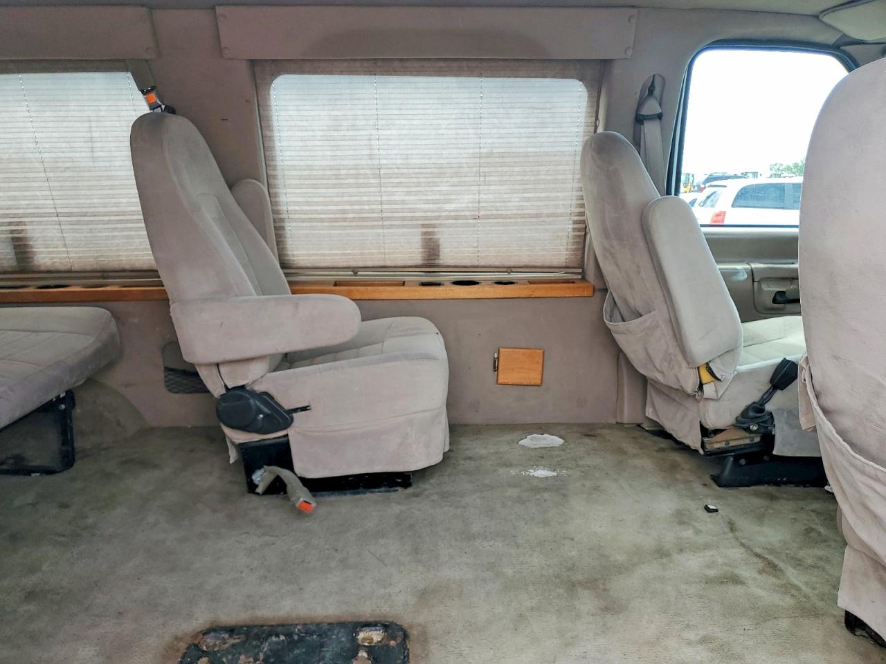 Ford Econoline E150 Van