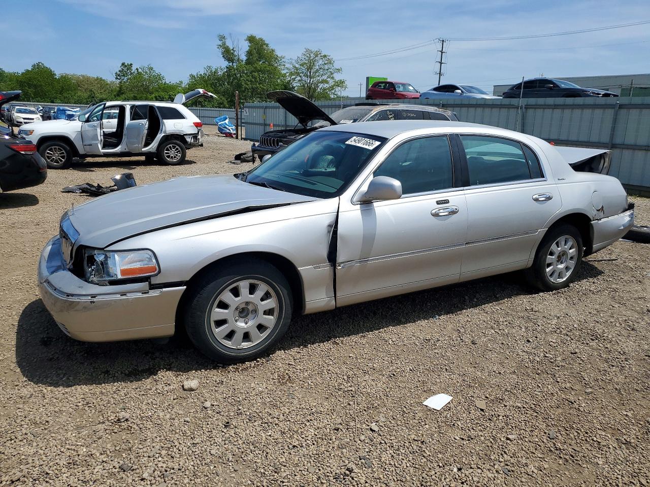 Salvage Lincoln Towncar Image