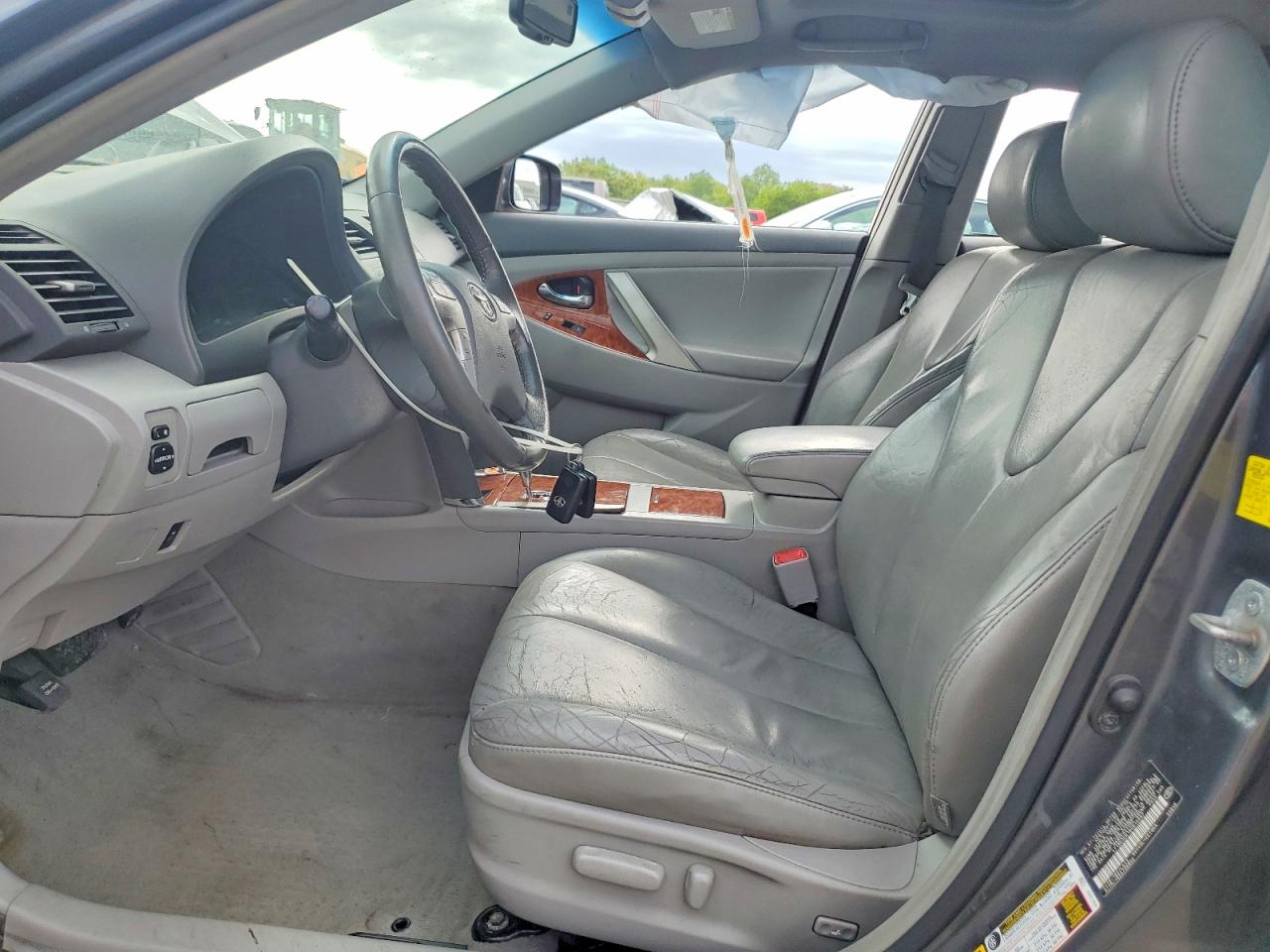 Toyota Camry Xle V6