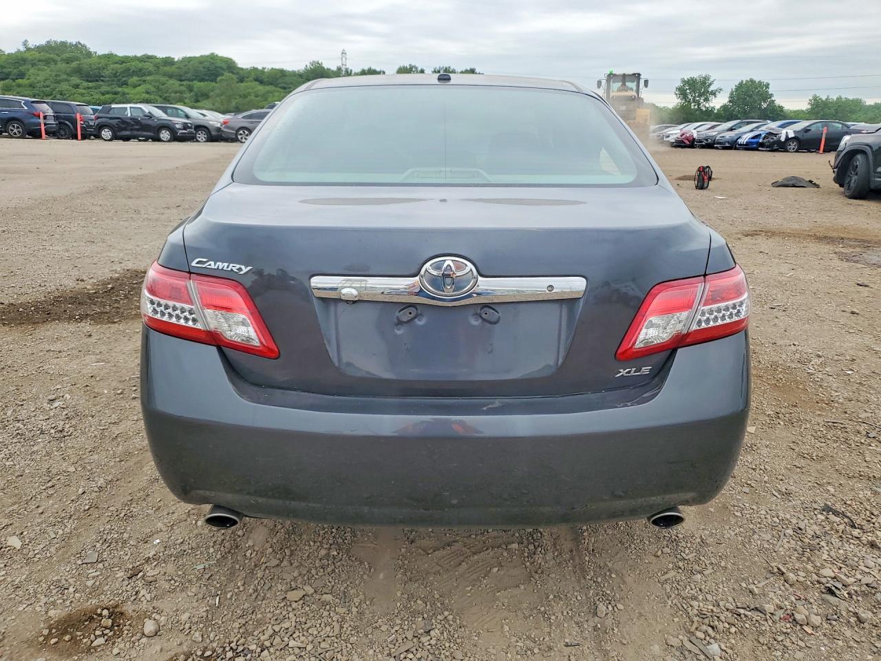 Toyota Camry Xle V6