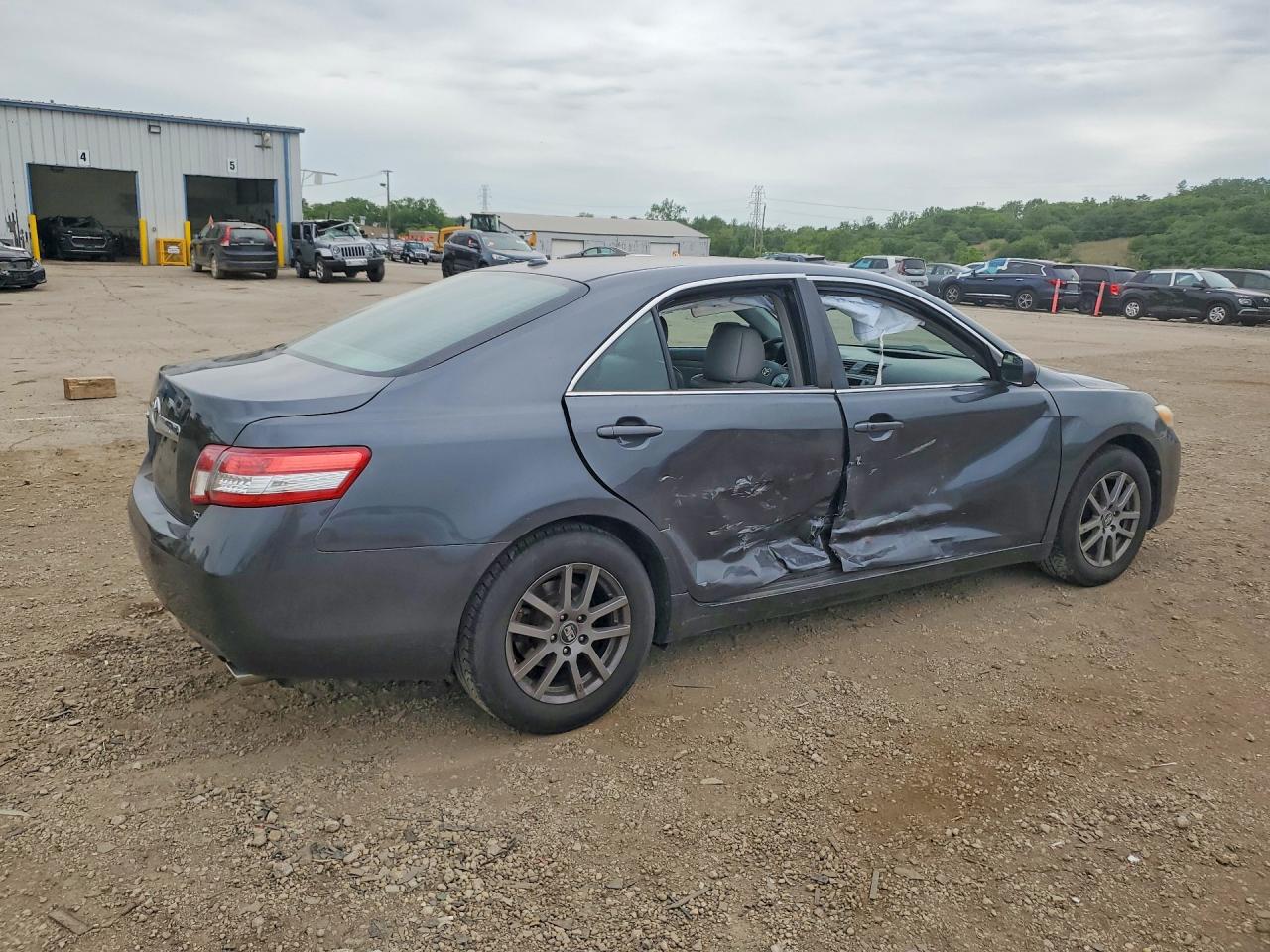 Toyota Camry Xle V6