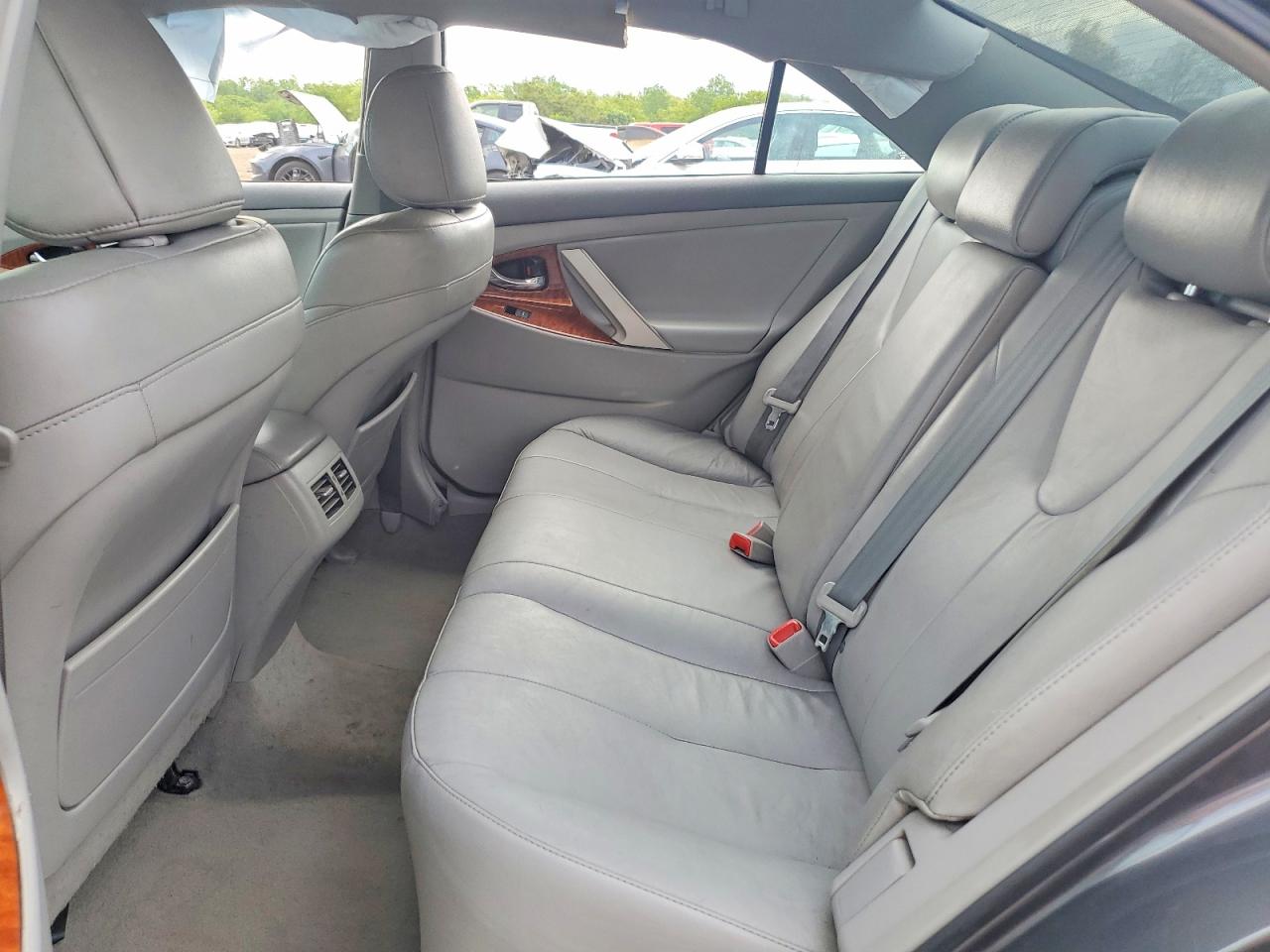 Toyota Camry Xle V6