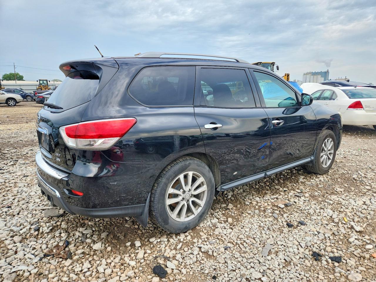 Nissan Pathfinder Sv