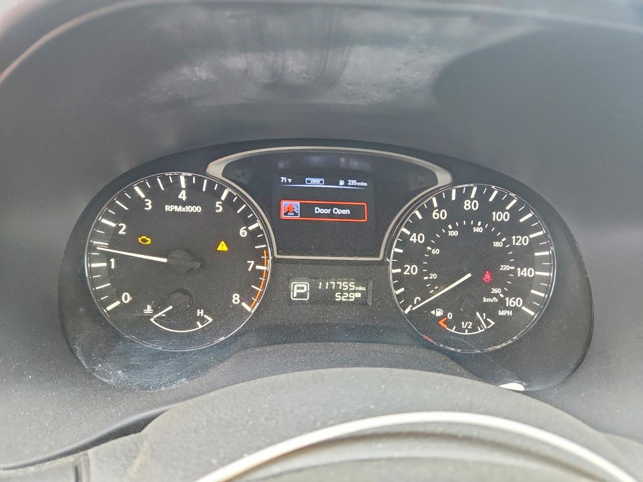 Nissan Pathfinder Sv
