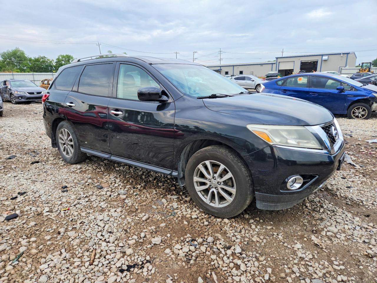 Nissan Pathfinder Sv