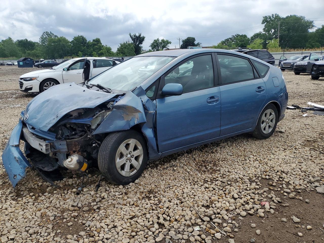 Salvage Toyota Prius Image