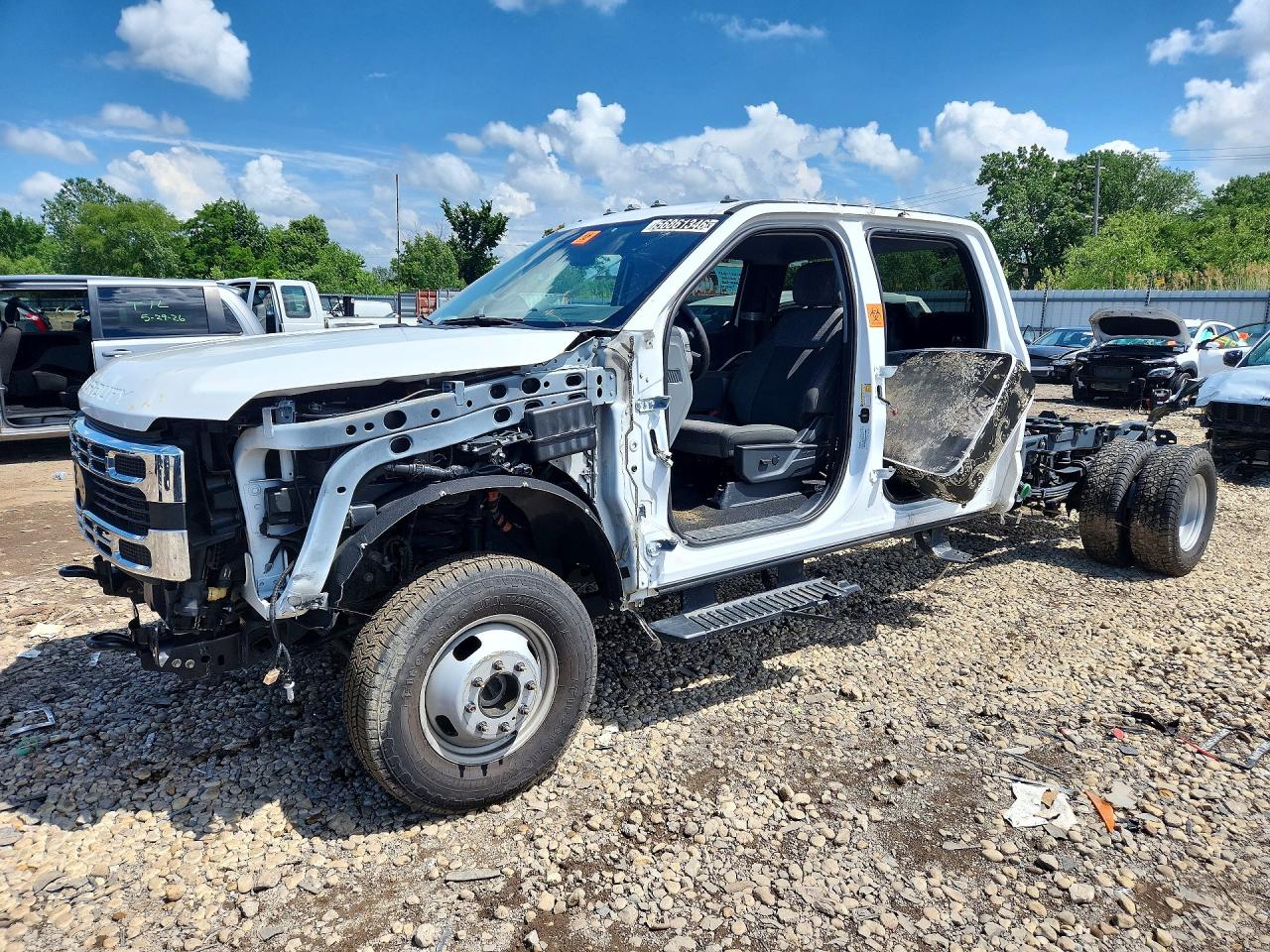 Salvage Ford F-350 Image