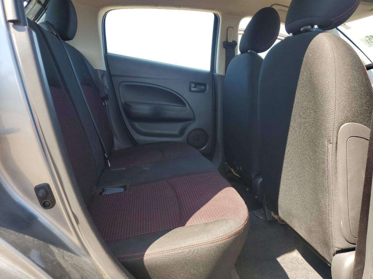 Mitsubishi Mirage Se