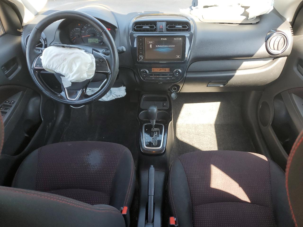 Mitsubishi Mirage Se