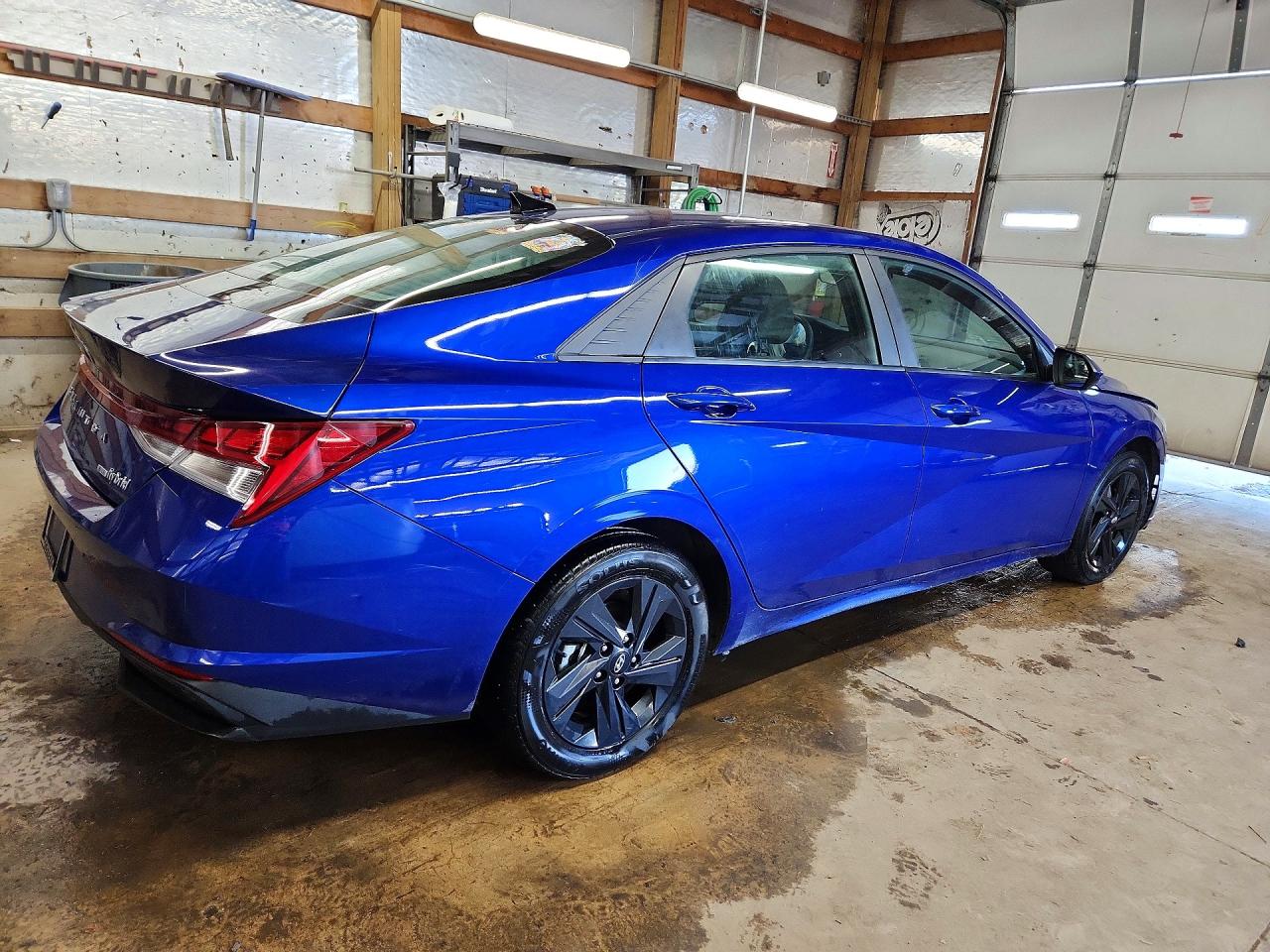 Hyundai ELANTRA Blue