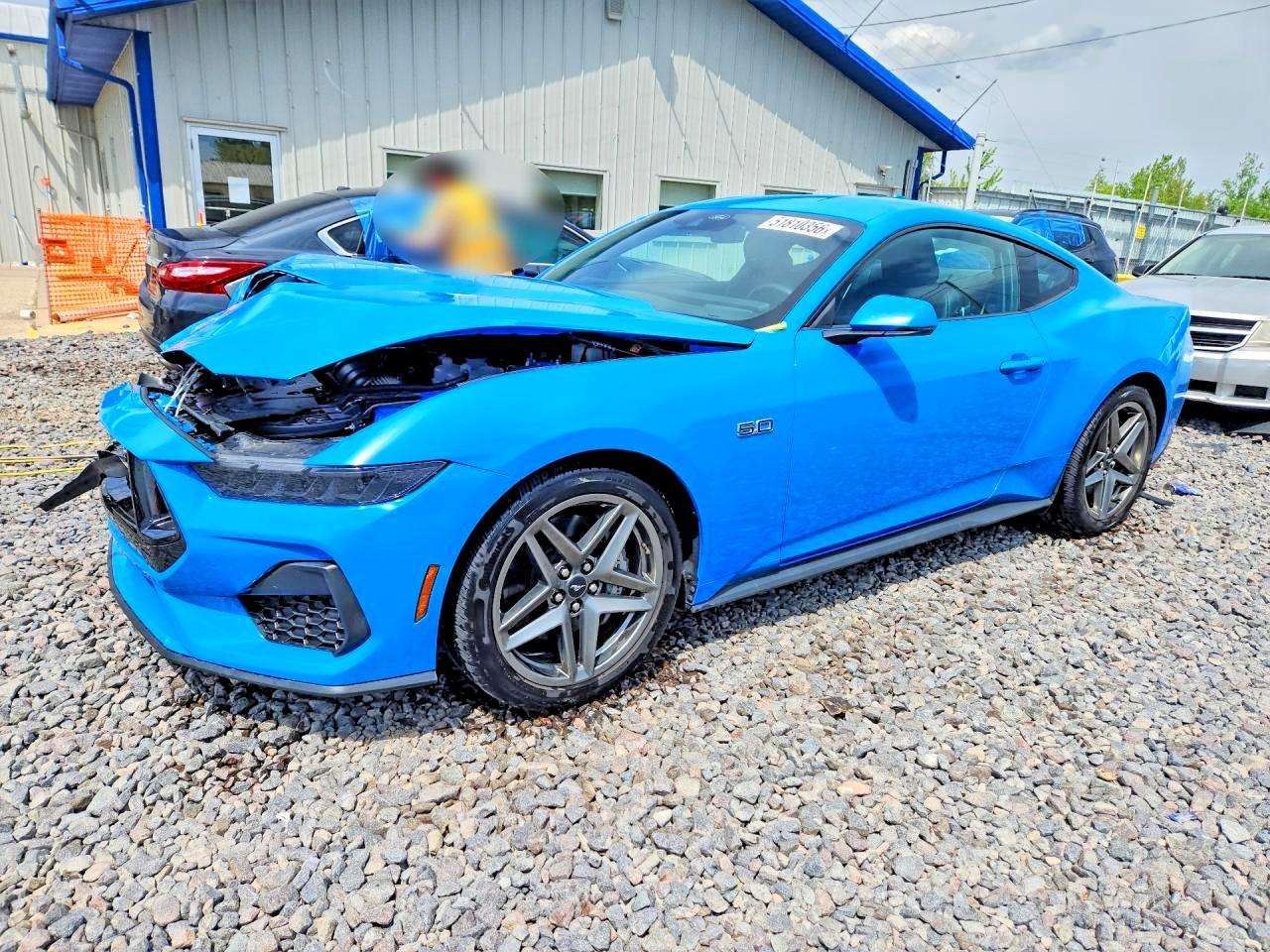Salvage Ford Mustang Image