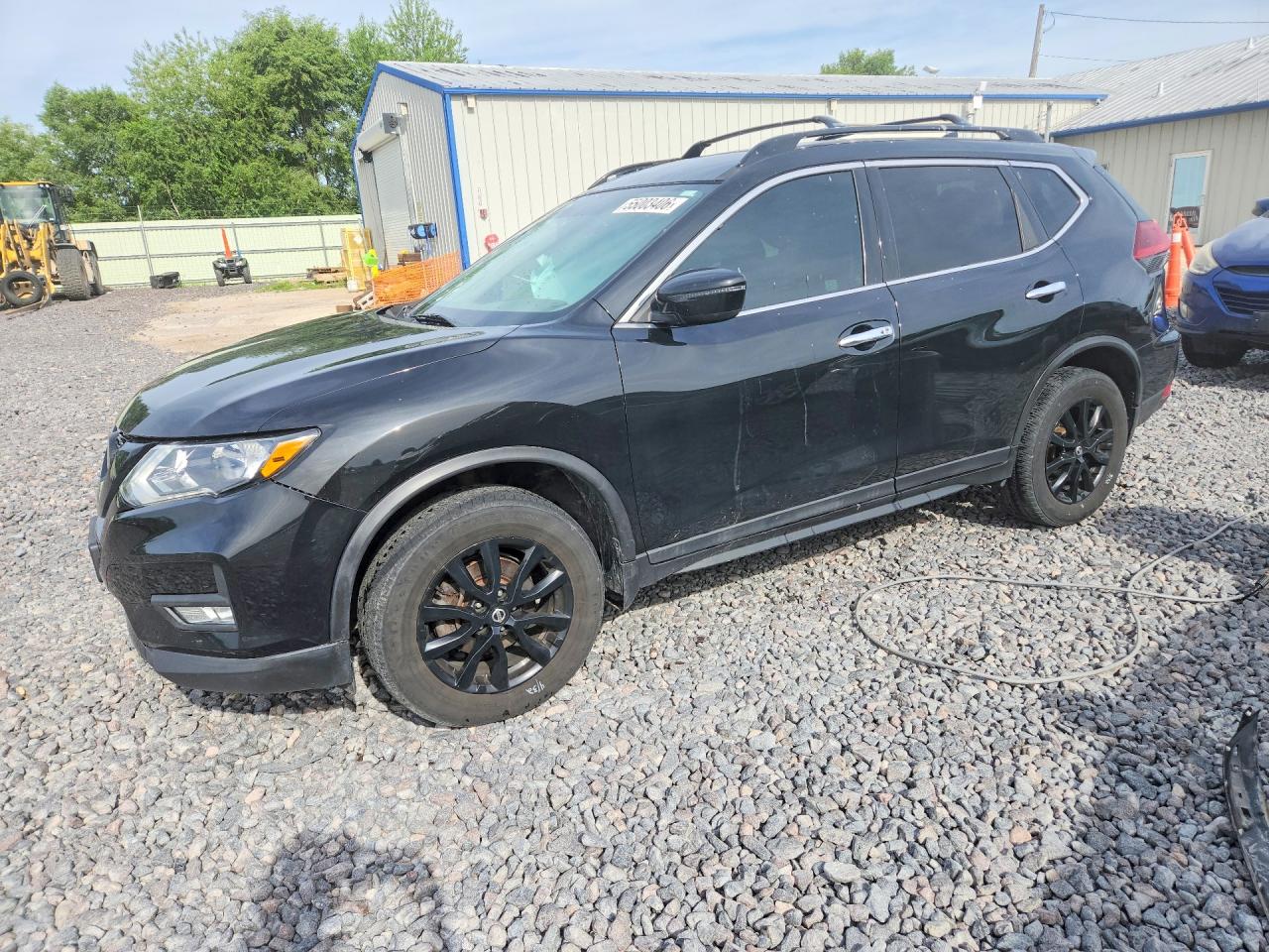Salvage Nissan Rogue Image